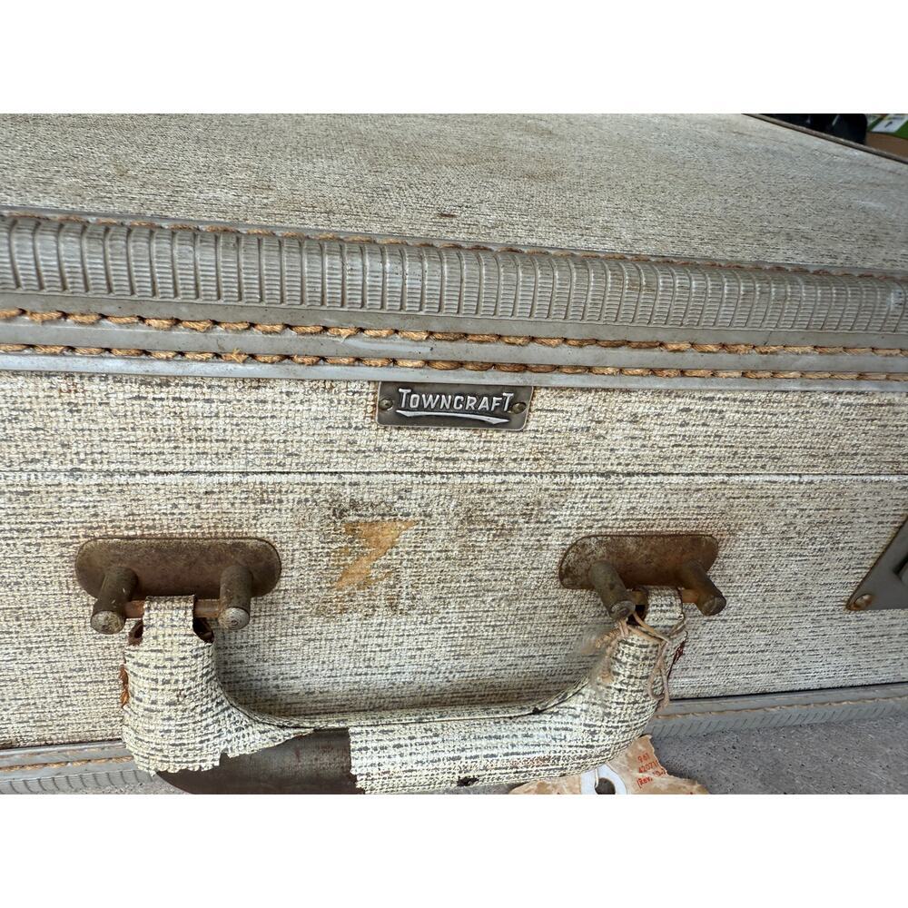 Mid-Century Towncraft‎ Luggage Hard-Sided Suitcase Gray Tweed Metal Latches 1950 - Picture 3 of 11